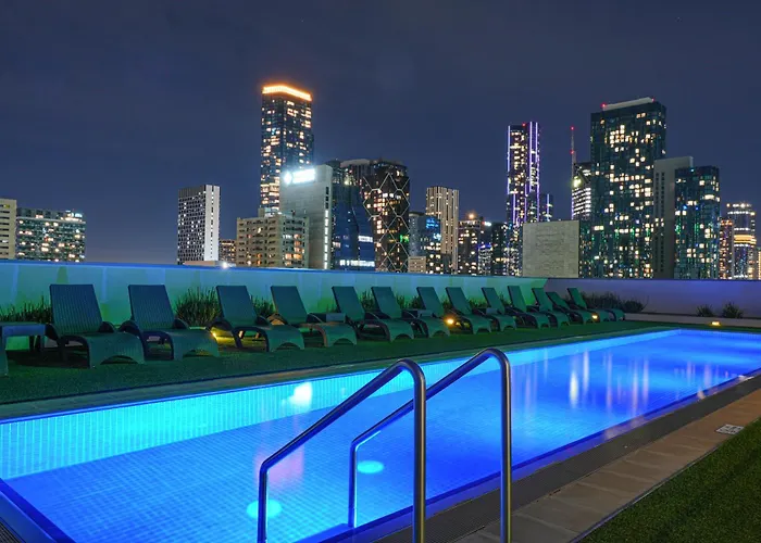 Modern 2Br City Escape, Walk To Everything Melbourne City