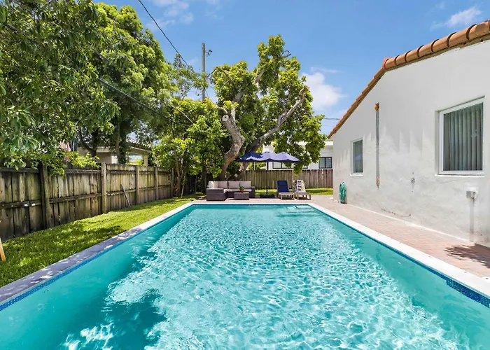 Villa Modern 4Br Retreat With Private Pool - Near Brickell Miami