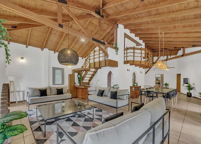 Mot Wine Country Villa 20 Pax 9 Bd Pool & Jacuzzi Mendoza