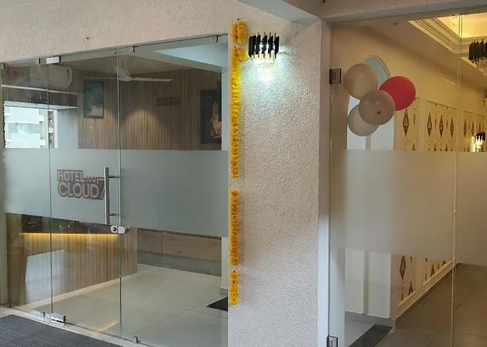Hotel Cloud 7 Ahmedabad