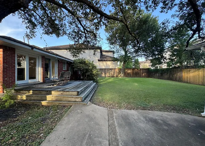 3 Bedroom Home In The Medical Center And Nrg Houston