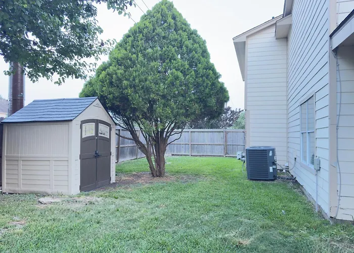 Villa Comfy Haus at West Oaks Houston