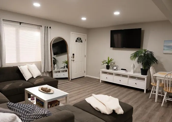 Central San Diego 3BR Home Near Beaches