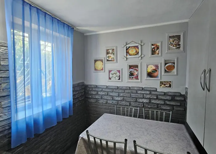 Ferienwohnung Marselo'S Happy House Zqaltubo