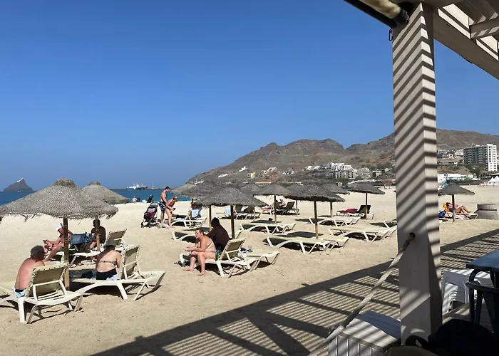 Cozy 1-Bedroom Getaway Steps From Laginha Beach Mindelo