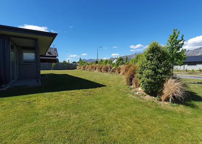 Family Holiday Home- Lake Hawea Haven