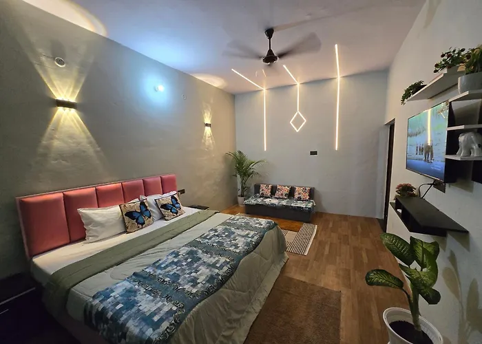 Varanasi Soulscape -Tajside Retreat