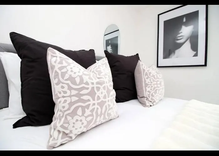 Villa Luxury Town House In Bristol, Near Southmead Hospital