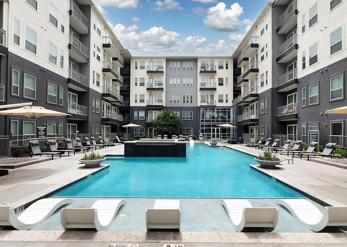 Landing Chic 1Bd Yoga Studio Gym Dallas