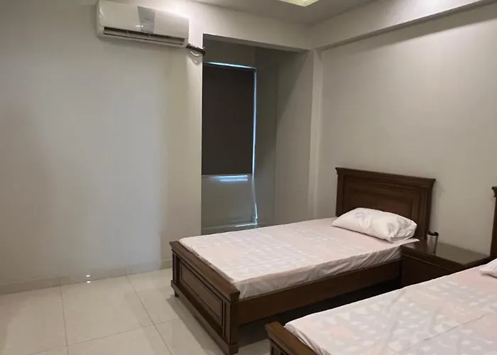 Studio Apartment In Dha Phase 7 Karatschi