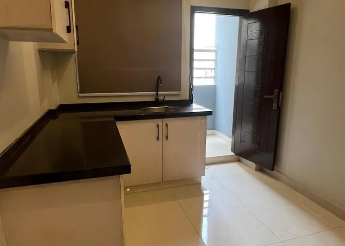 Studio Apartment In Dha Phase 7 Karatschi