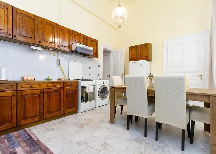 3Bdr Spacious Stay Getaway Suite By Nw Budapest