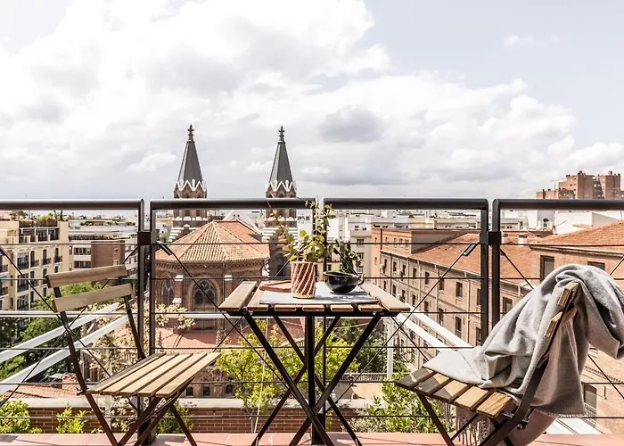 Llivia - 3 Bedrooms And Terrace In Almagro Madrid