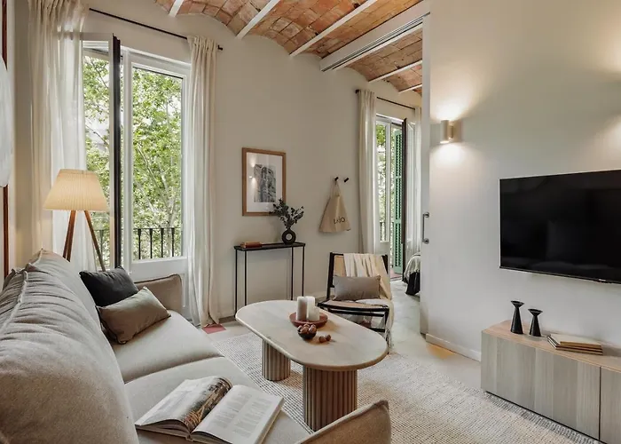Semuc - 2 Bedrooms, Office And Balcony In Eixample Dreta Barcelona