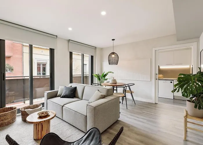 Falco - 2 Bedrooms With Shared Pool In Les Corts Barcelona