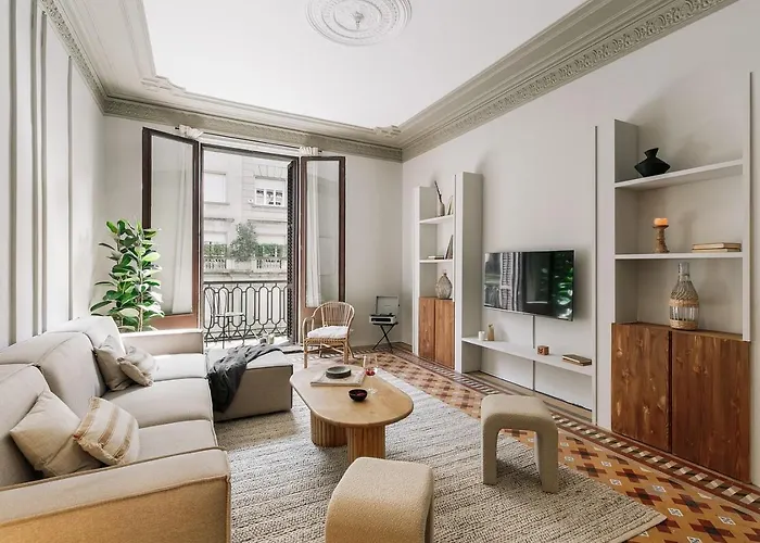 Albori - 2 Bedrooms And Balcony In Eixample Dreta Barcelona