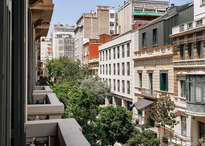 Vico - 4 Bedrooms And Office In Eixample Dreta Barcelona