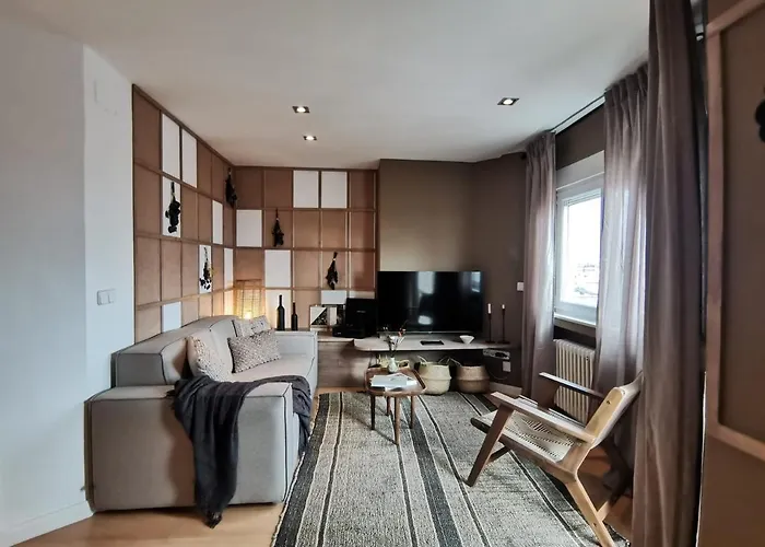 Triana - 1 Bedroom Apartment In Trafalgar Madrid