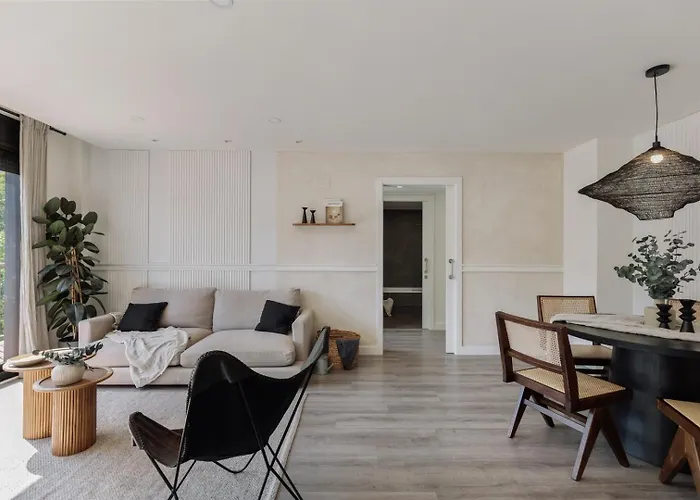 Punta - 3 Bedrooms With Pool In Les Corts Barcelona
