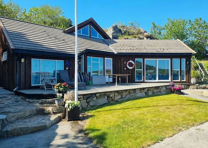 Seaside Cabin With Views Of Nordfjorden Mandal