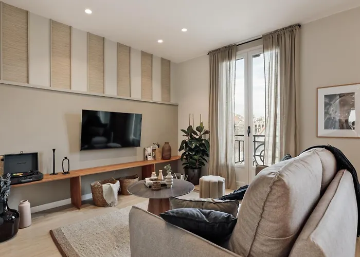 Davut - 3 Bedrooms And Office In Eixample Esquerra Barcelona
