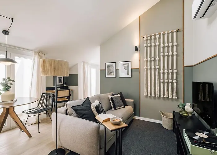 Marley - 1 Bedroom And Parking In Campolide Lissabon