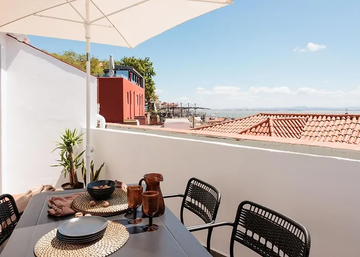Adiri - 2 Bedrooms And Terrace In Bica Lissabon