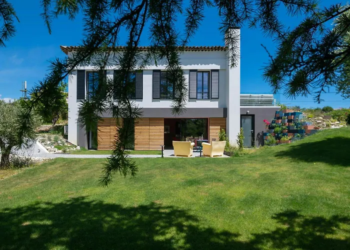 Sea View Villa In The Hills Of Nizza