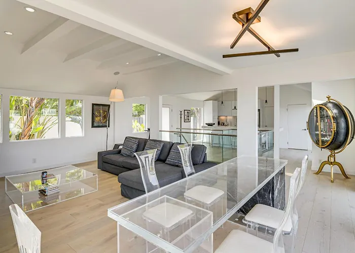 Walk To Sunset Strip Modern Home In Weho Hills! Los Angeles