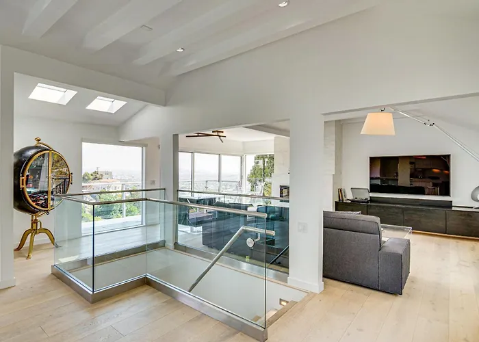 Walk To Sunset Strip Modern Home In Weho Hills! Los Angeles