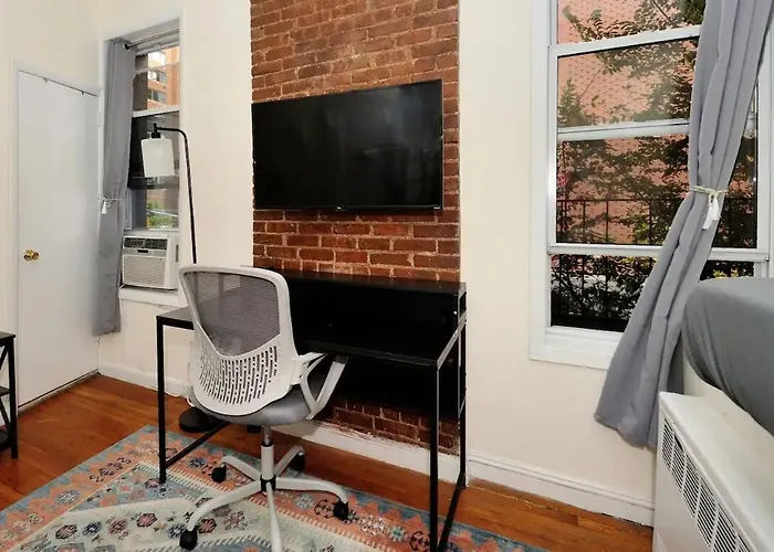 Amazing Upper East Side Studio! Epic Location!, June To Aug 90 Days Stay Required New York