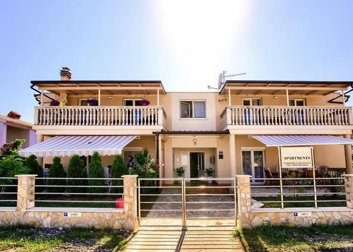 Apartments With Parking Space Valbandon, Fazana - 23687