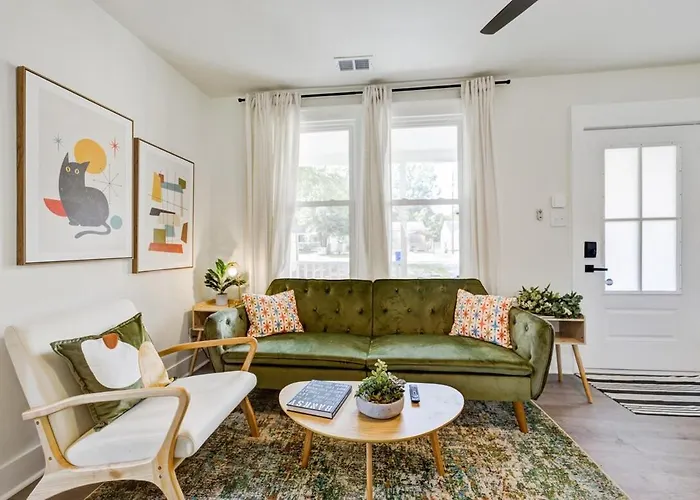 The Artist Finesse & Fun 2 Bedroom Charleston
