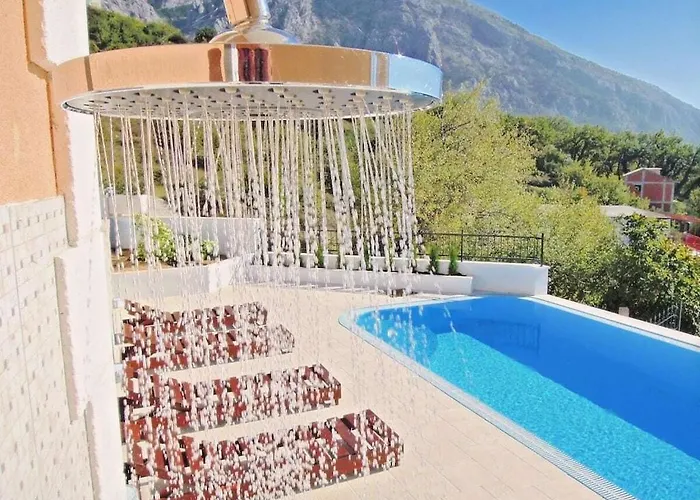 8910 Comfortable Holiday Residence Makarska