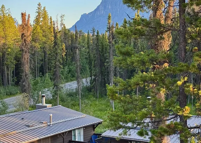 Sunwapta Falls Rocky Mountain Lodge Jasper