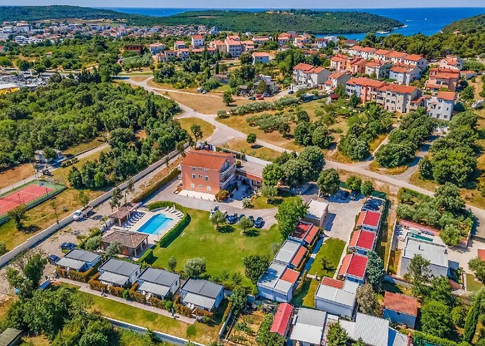 Apartment With Pool, Banjole