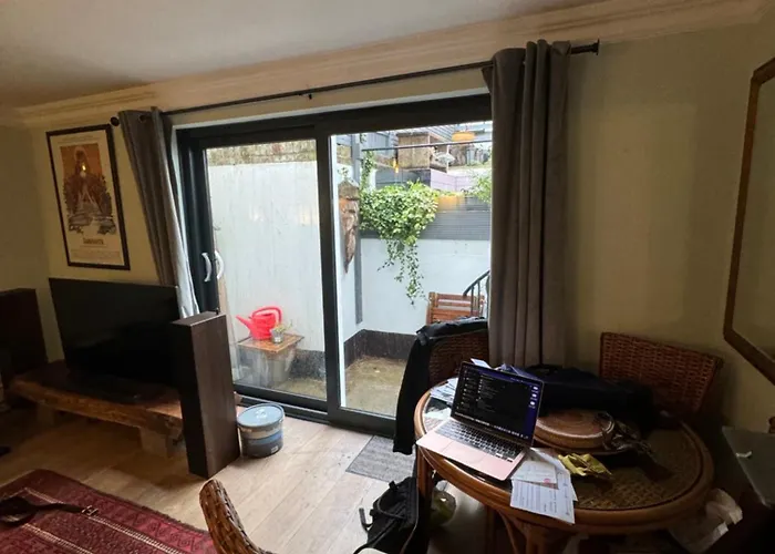 Beautiful 2Bd Lower Level Flat With Patio, Angel London