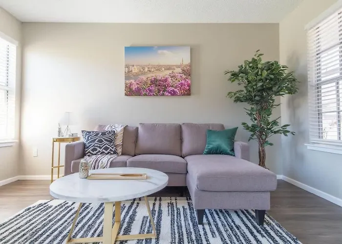 Boulevard Stays Tranquil 1Br King Suite Pool Gym Parking 02 Dallas