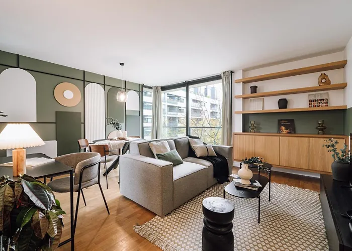 Bornova - 2 Chambres Et Balcon A Tour Eiffel Paris