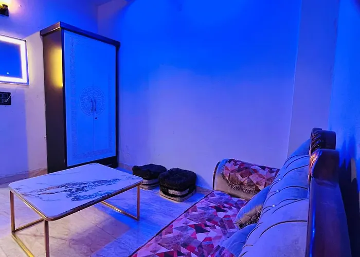 Private Apartment At Neu-Delhi