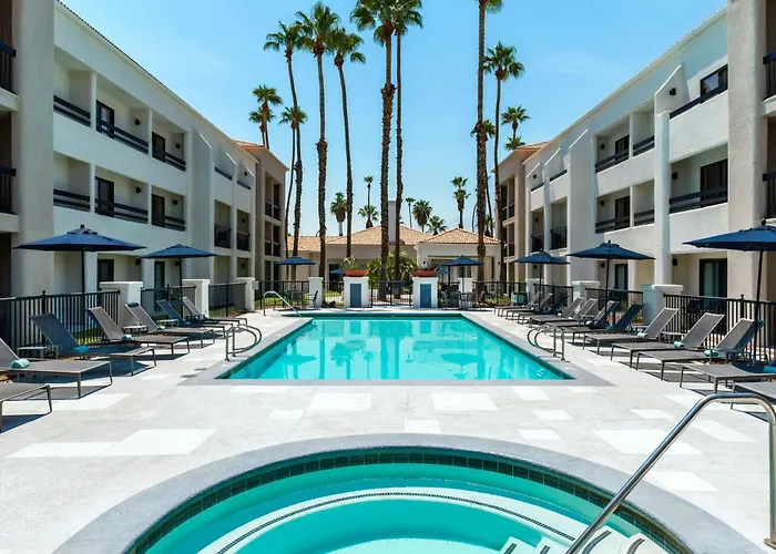 Hotel Courtyard By Marriott Palm Springs