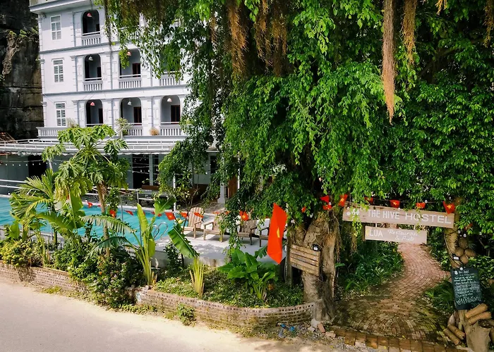 Tam Coc Lakeside Homestay Ninh Binh