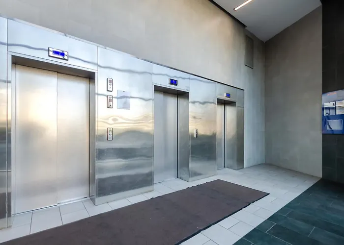 20-206 Kvartet, Vasyl Lypkivskyi 16G, Kyiv, Railway Station, Metro Nearby, Panoramic City View, 15 Kw Backup Power, Petrovdom Apartment