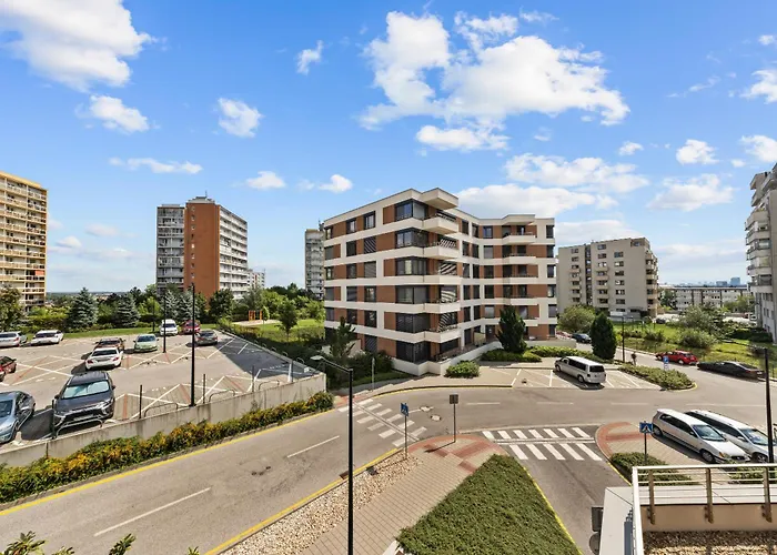 Air-Conditioned, 2 Room Apartment With Balcony, New Building Raca Pressburg