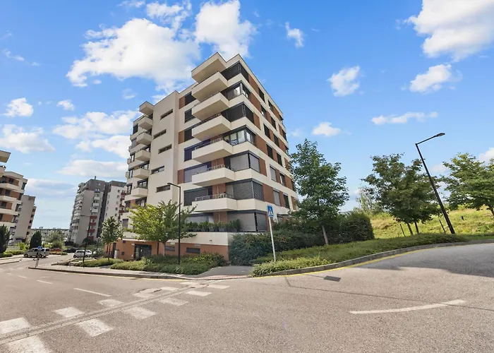 Air-Conditioned, 2 Room Apartment With Balcony, New Building Raca Pressburg