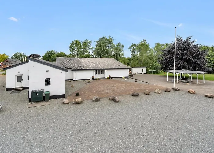 Apartment Wisti - 20Km From The Sea By Interhome Skærbæk