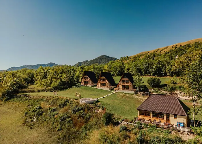 Villas Basovic Savnik