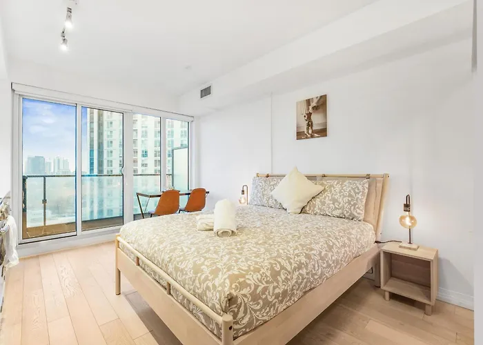 251 Jarvis St -Steps To Eaton Centre - Monthly Stays Only Toronto