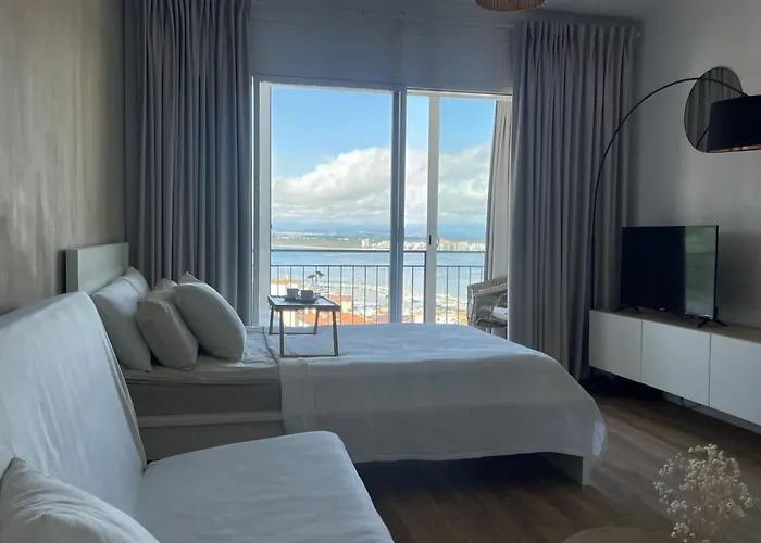 Cozy Studio Apartment With Sea And Mountains View Roses