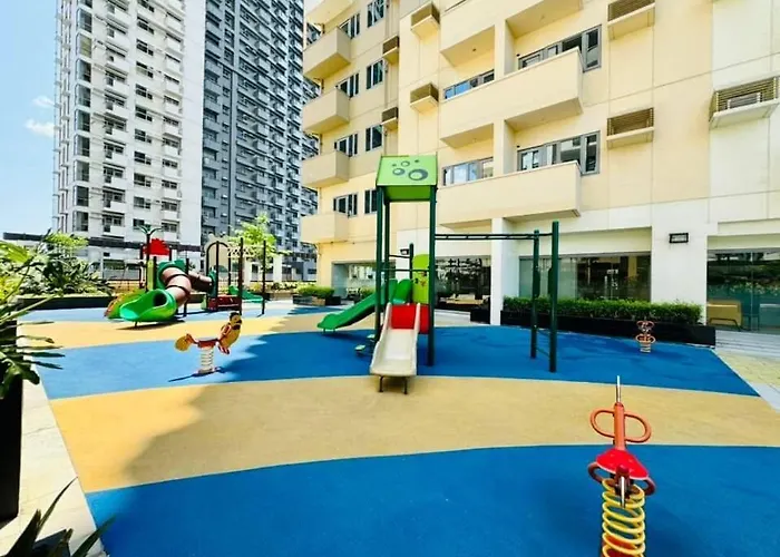 Manhattan Plaza - 1 Executive Br Condo In Araneta Manila